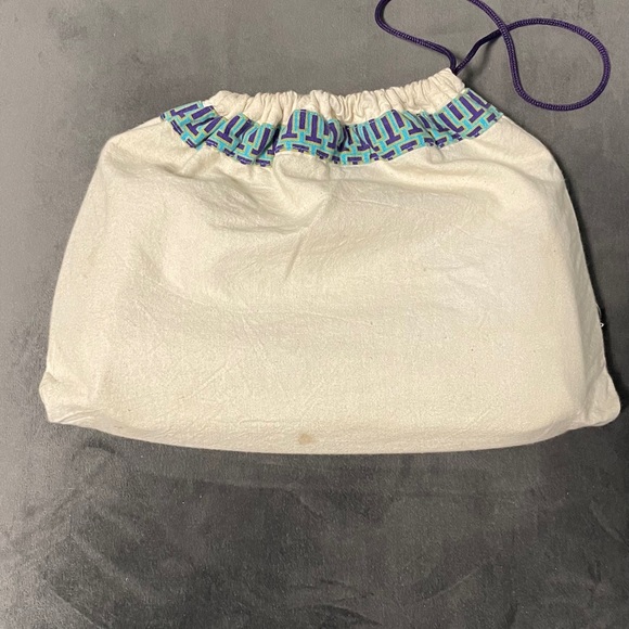 Tory Burch designer crossover bag - Picture 2 of 3